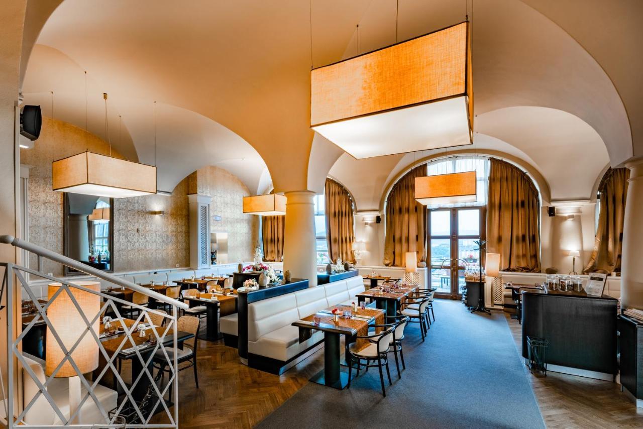 Hotel Vetruse Ústí nad Labem Екстериор снимка