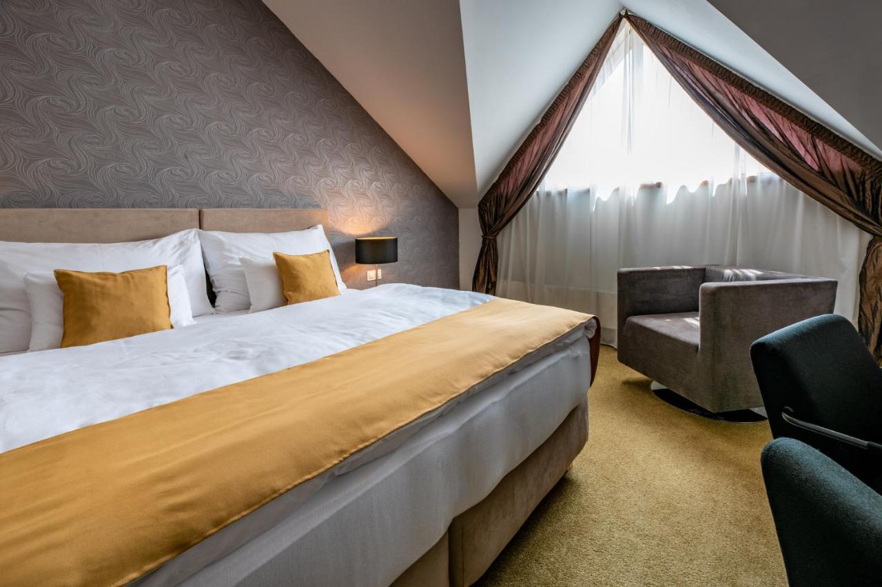 Hotel Vetruse Ústí nad Labem Екстериор снимка