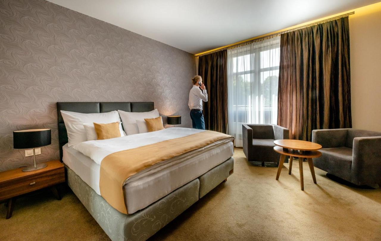 Hotel Vetruse Ústí nad Labem Екстериор снимка