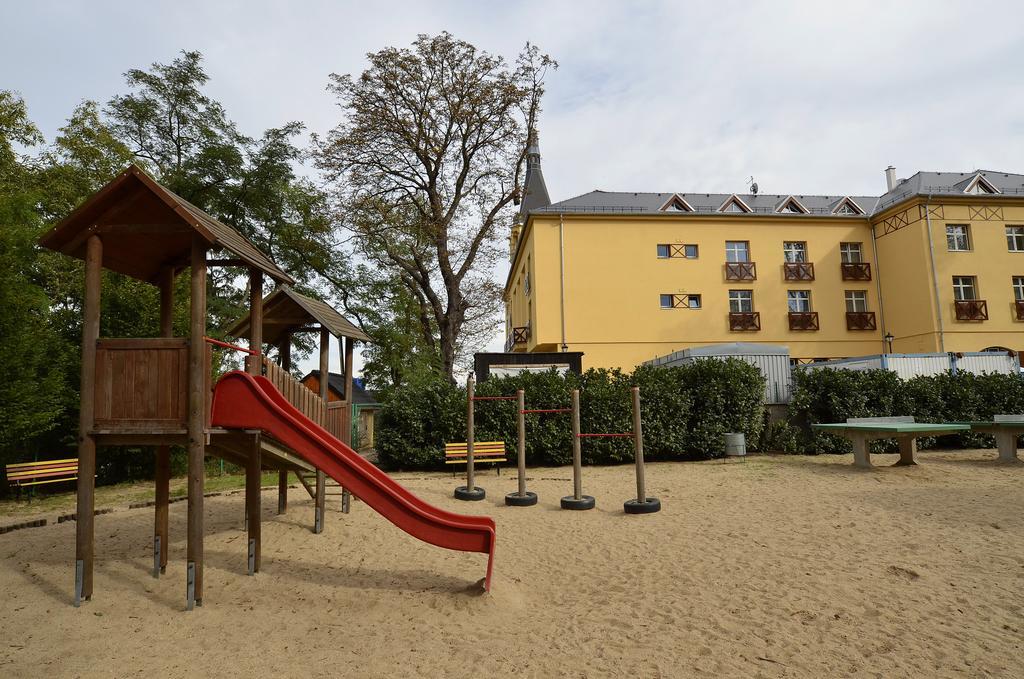 Hotel Vetruse Ústí nad Labem Екстериор снимка